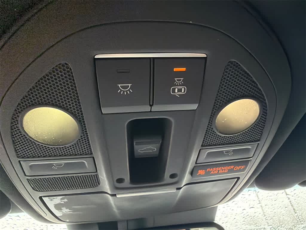 Thumbnail: 2023 Genesis G70 - 31