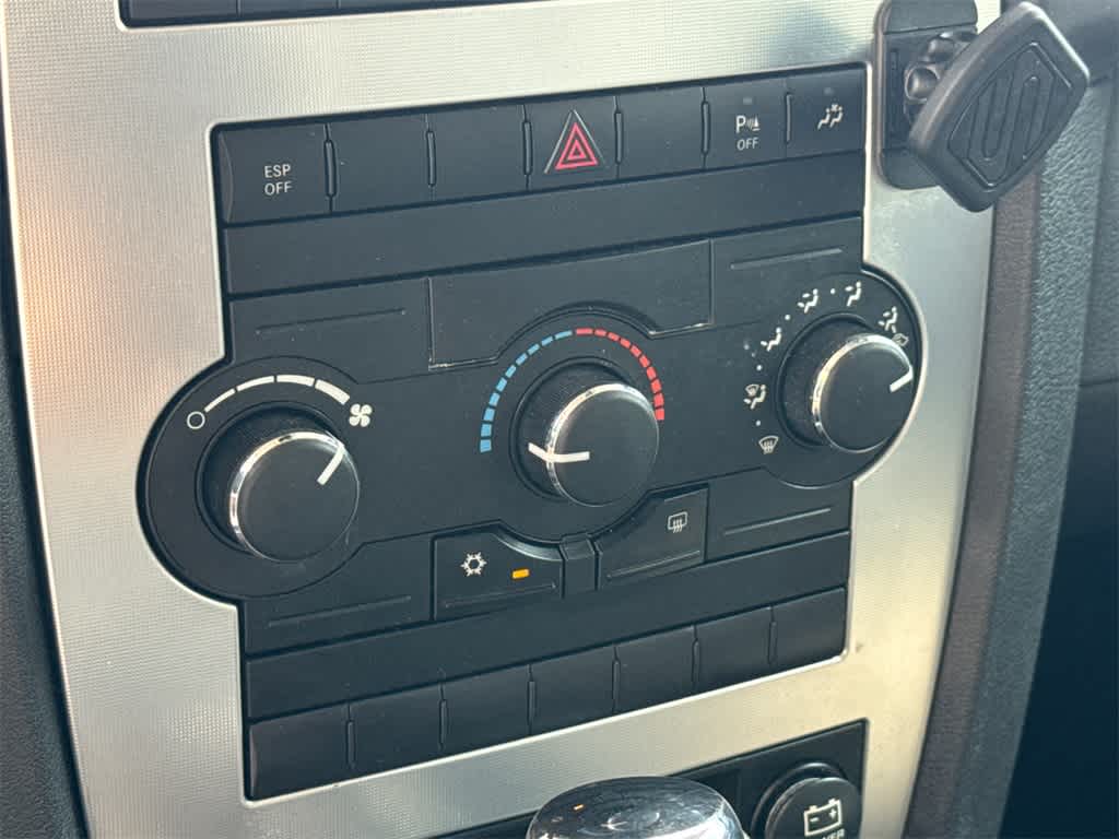Thumbnail: 2008 Jeep Commander - 29