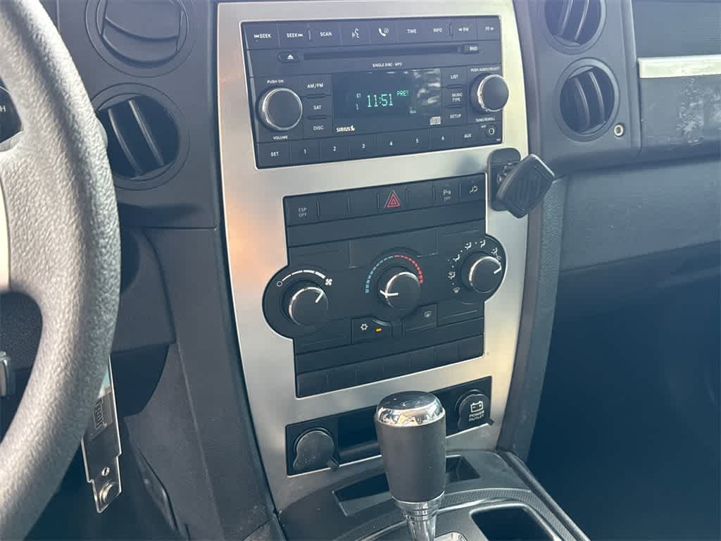 Thumbnail: 2008 Jeep Commander - 27