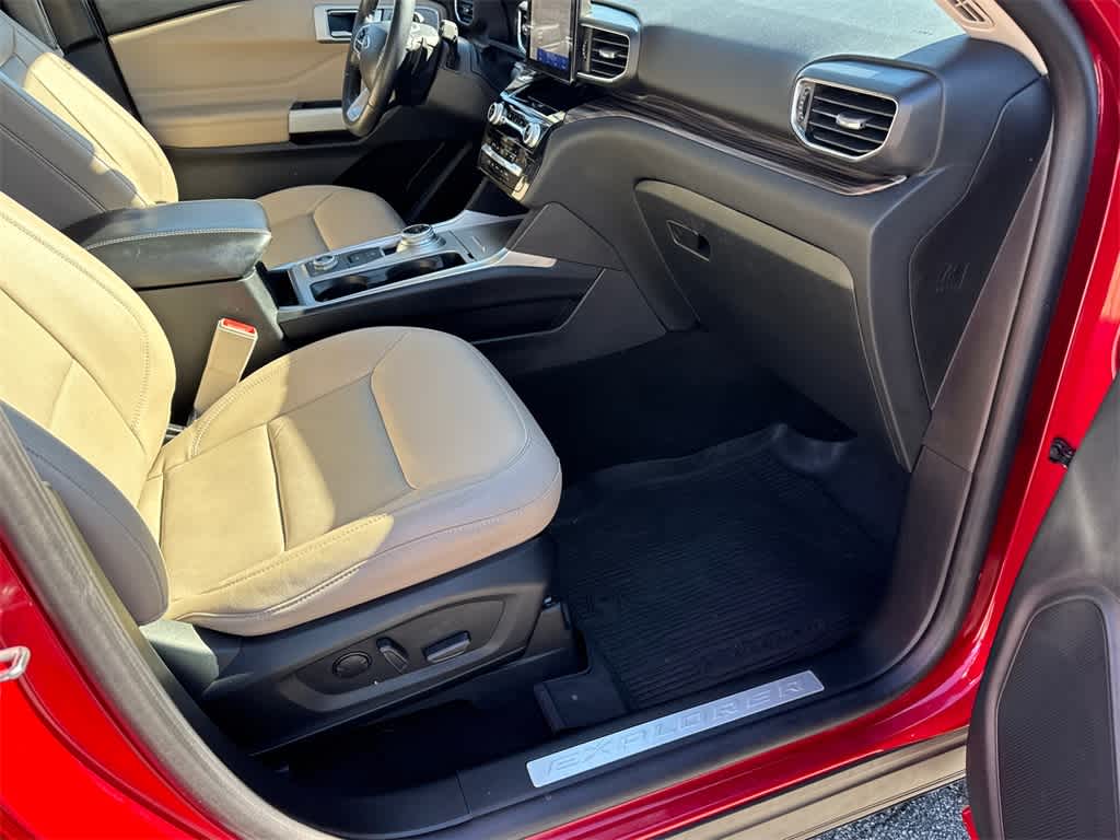 Thumbnail: 2021 Ford Explorer - 6