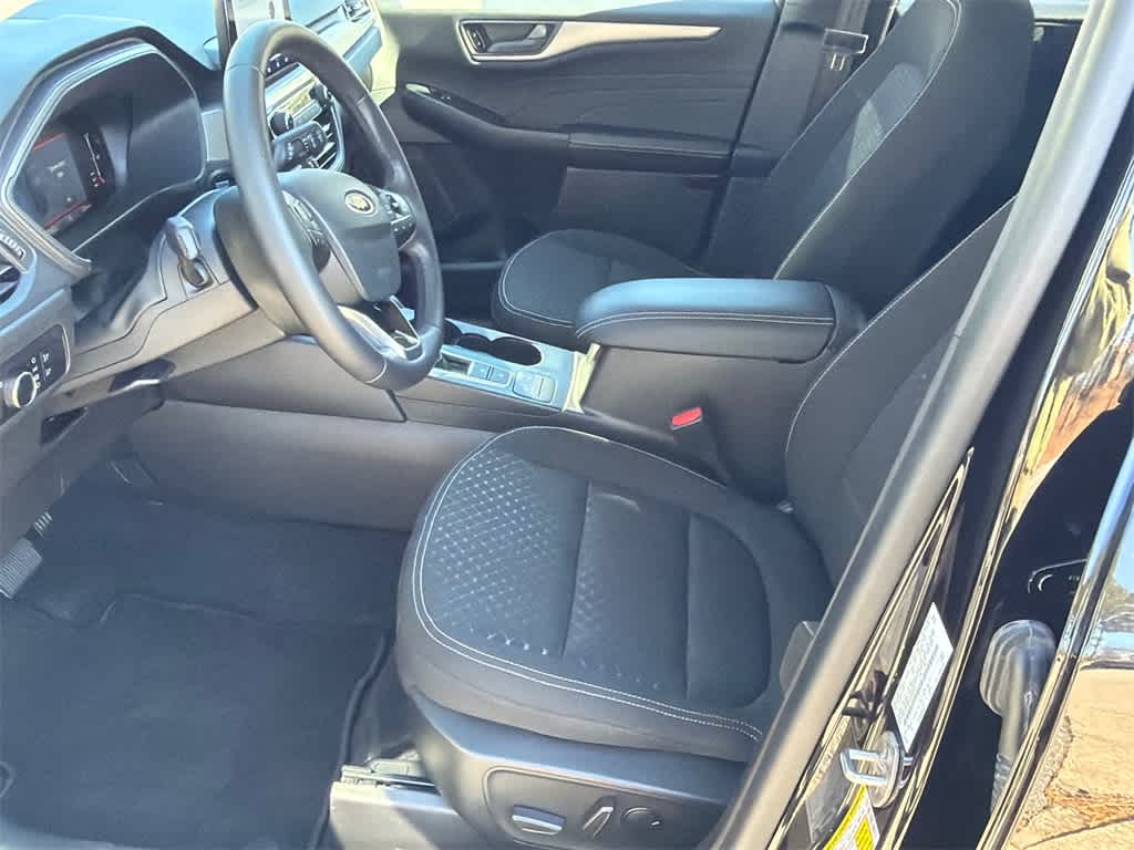 Thumbnail: 2023 Ford Escape - 10