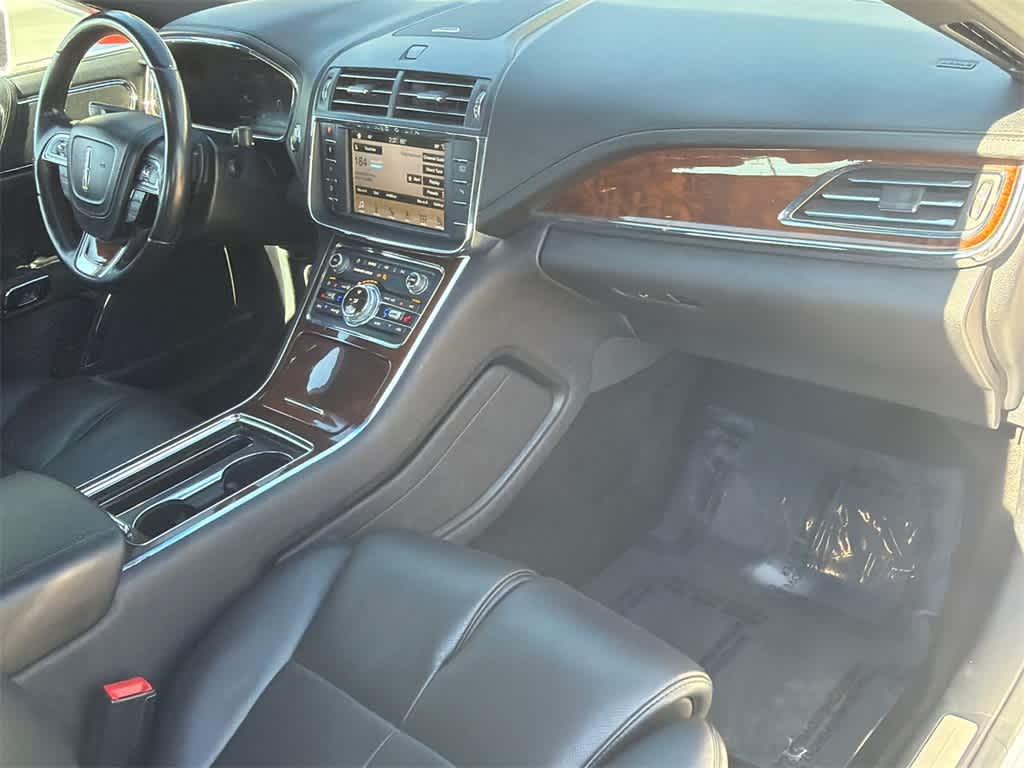 Thumbnail: 2017 Lincoln Continental - 13