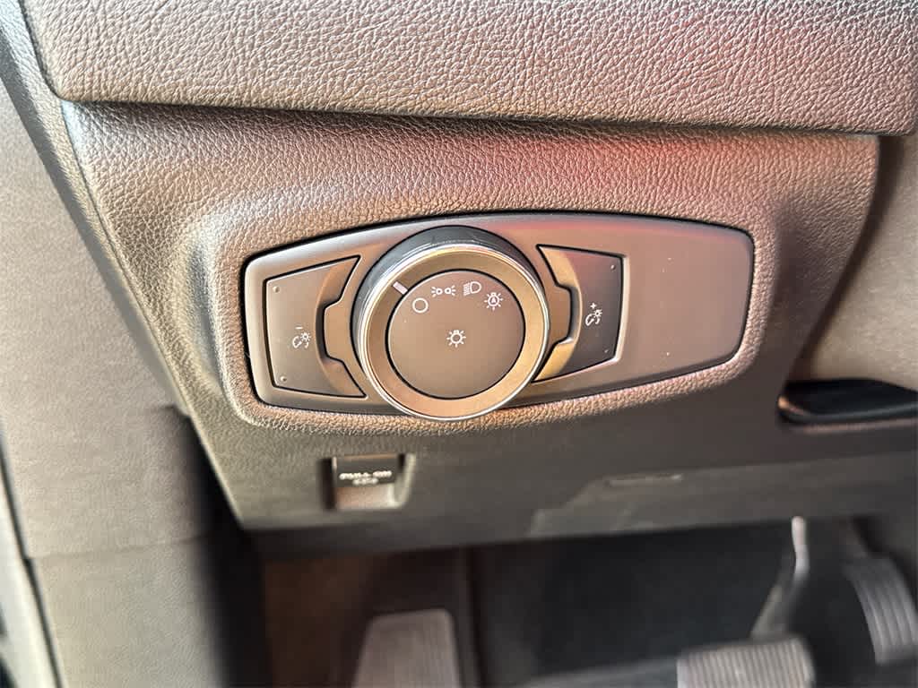 Thumbnail: 2016 Lincoln MKC - 27
