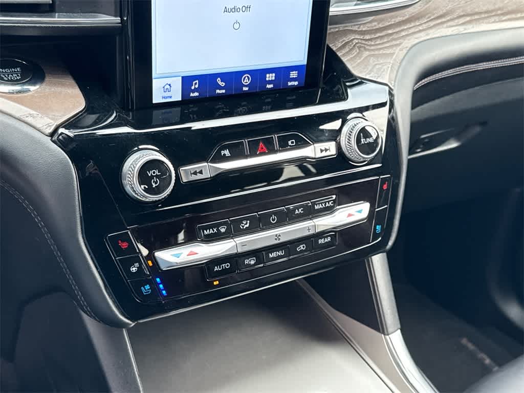 Thumbnail: 2022 Ford Explorer - 31