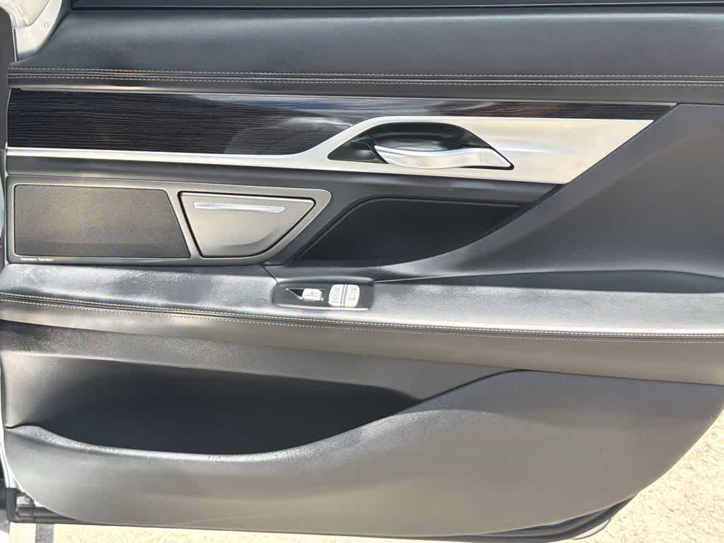 Thumbnail: 2019 BMW 7 Series - 15