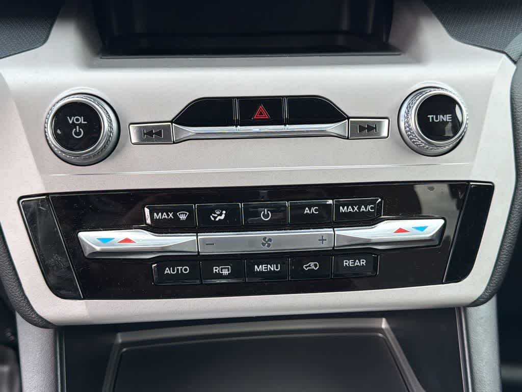 Thumbnail: 2024 Ford Explorer - 30