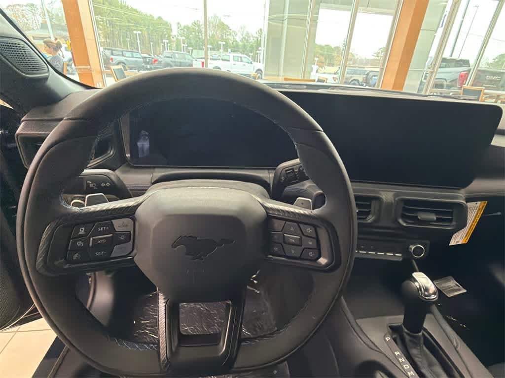 Thumbnail: 2025 Ford Mustang - 14