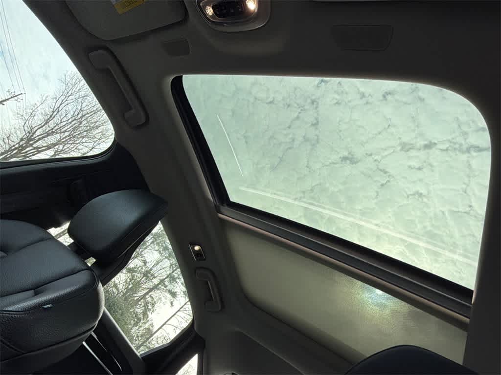 Thumbnail: 2018 Volvo S90 - 33