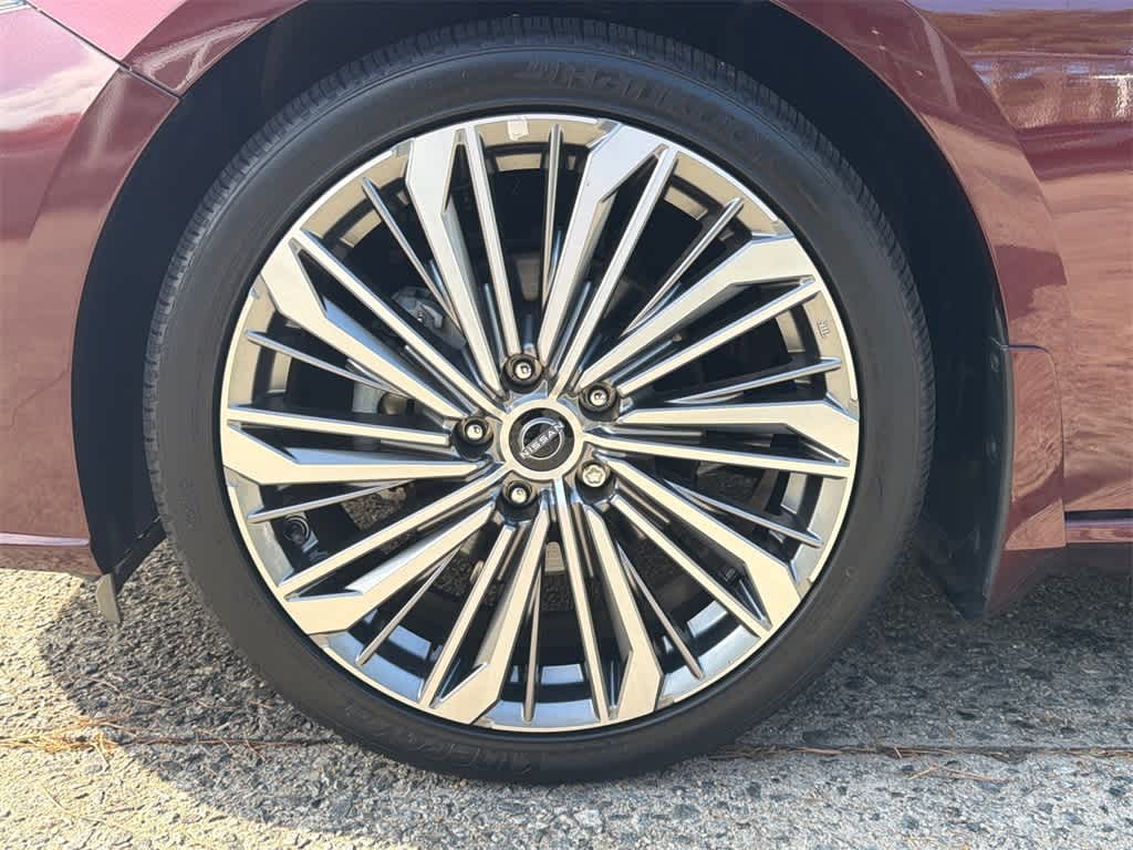 Thumbnail: 2023 Nissan Altima - 9