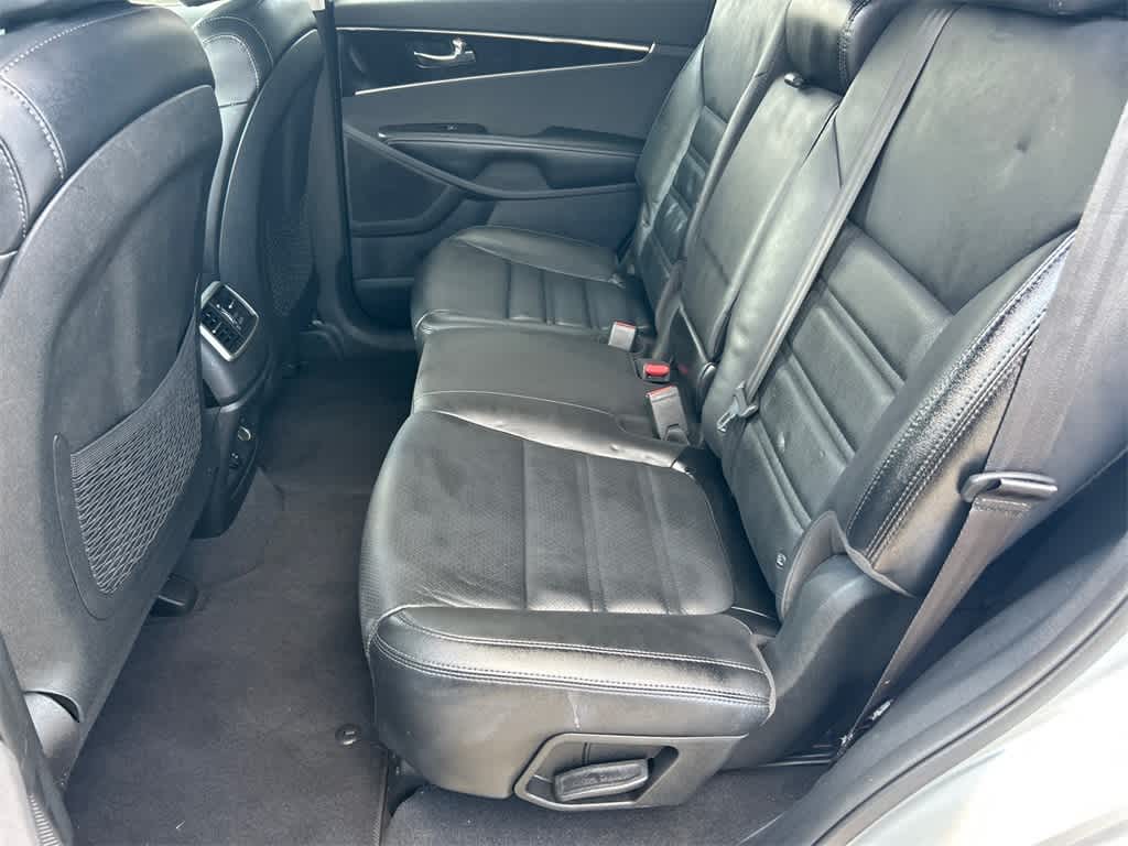 Thumbnail: 2019 Kia Sorento - 19