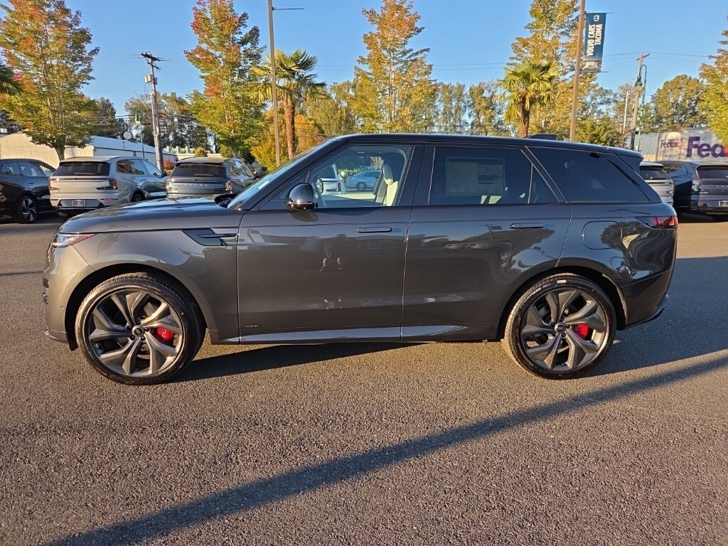 2025 Land Rover Range Rover Sport P550e Autobiography photo 2