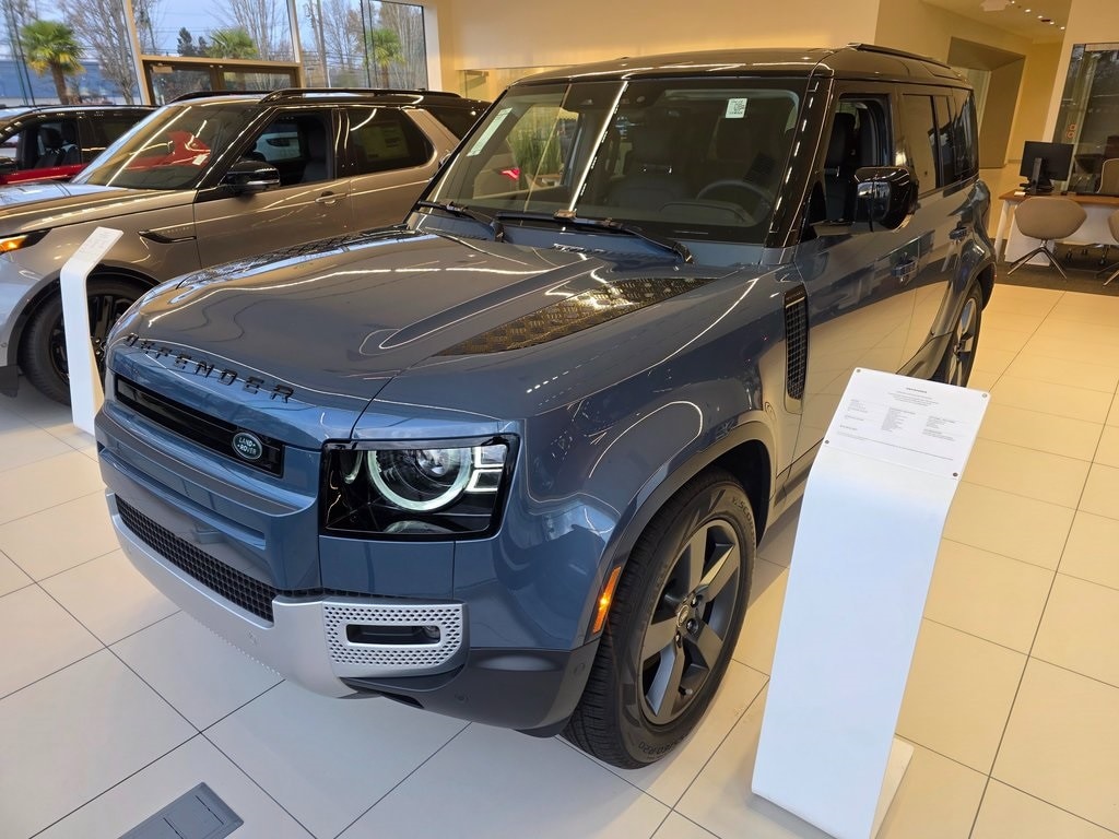 2025 Land Rover Defender S