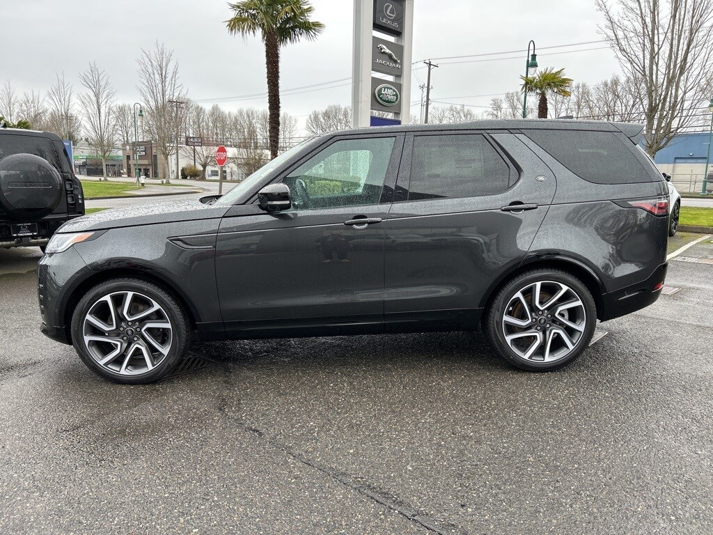 2025 Land Rover Discovery SE photo 2