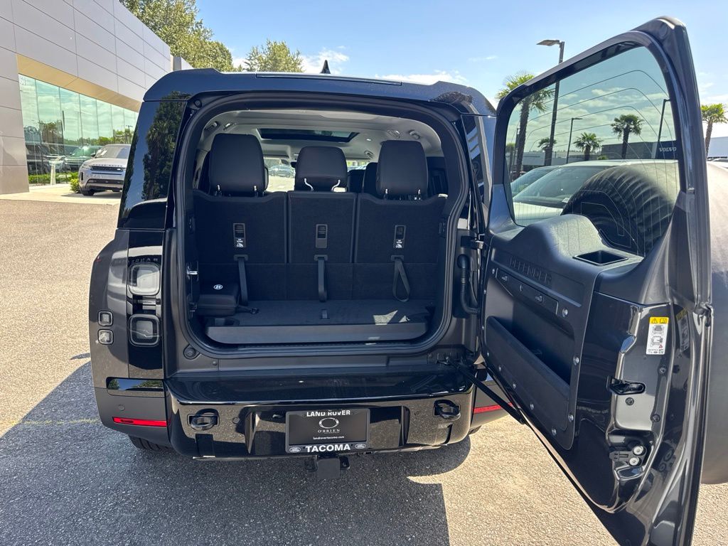 2026 Land Rover Defender S - Photo 16