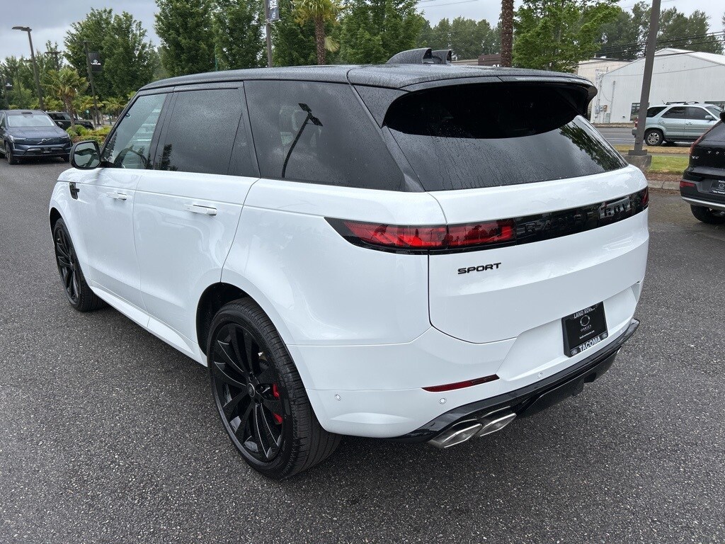 2025 Land Rover Range Rover Sport SE photo 3