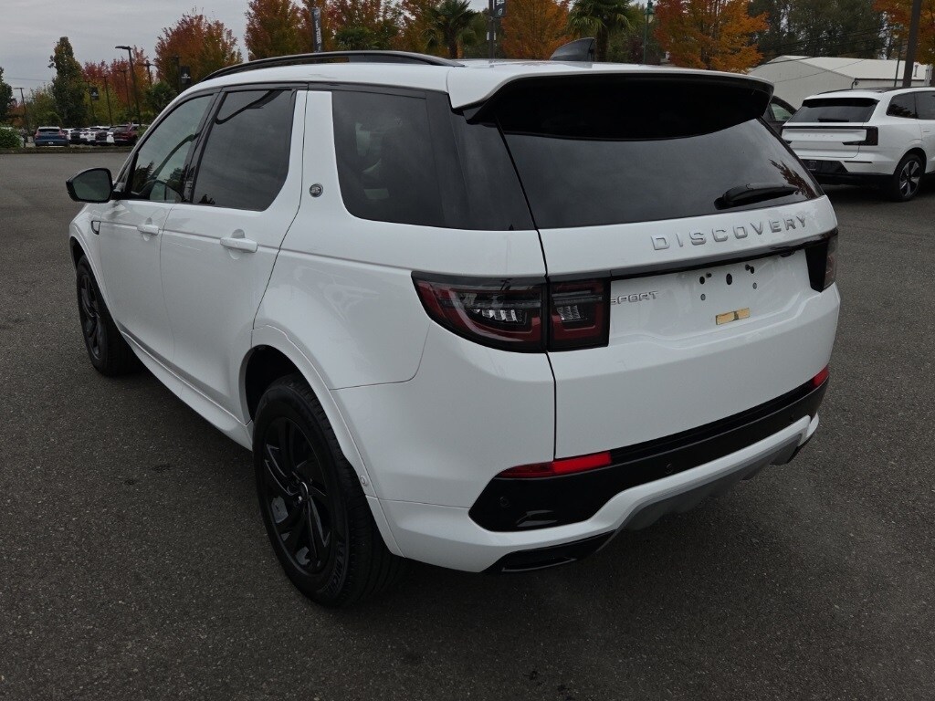 2024 Land Rover Discovery Sport S photo 3