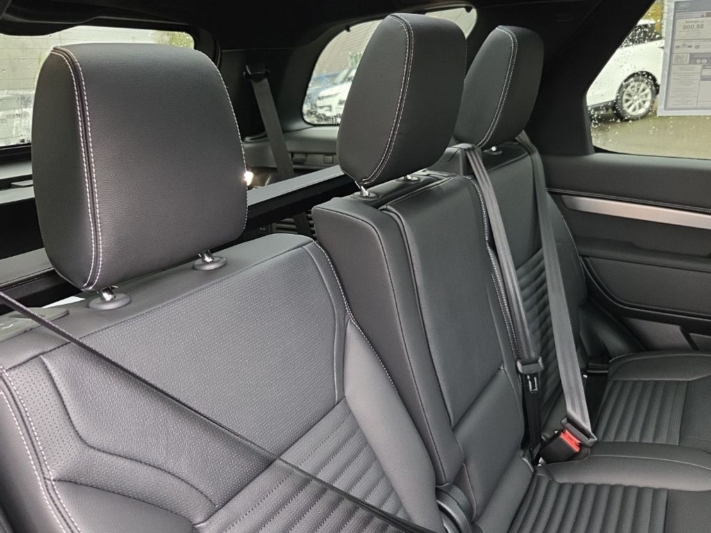 2026 Land Rover Discovery Gemini Edition - Photo 18