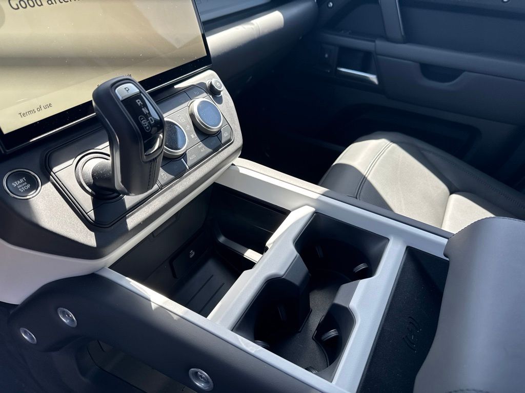 2026 Land Rover Defender S - Photo 13