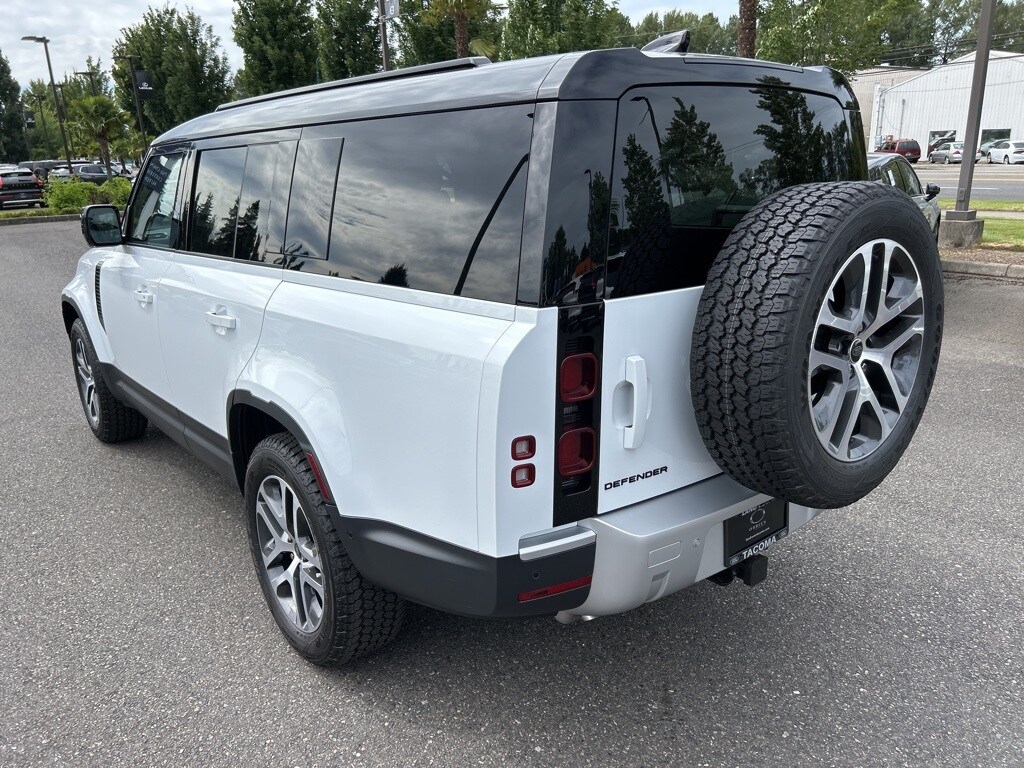 2025 Land Rover Defender S photo 2