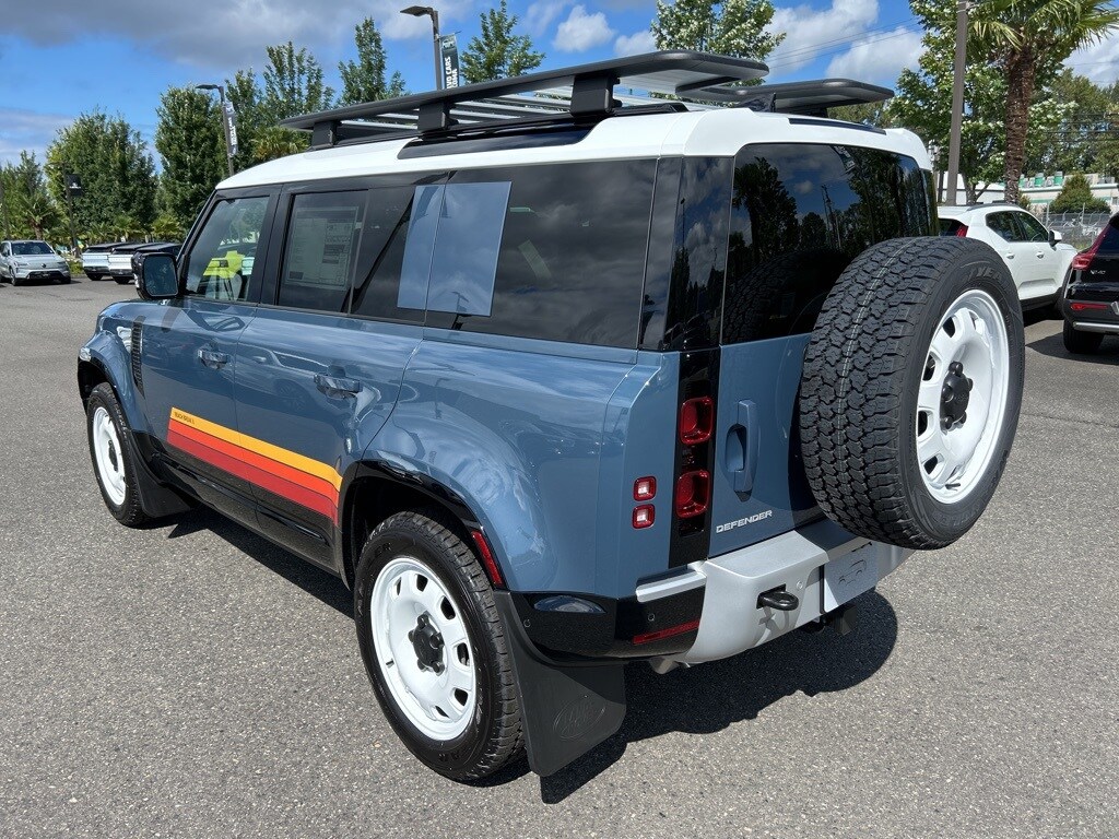 2025 Land Rover Defender 110 S photo 3