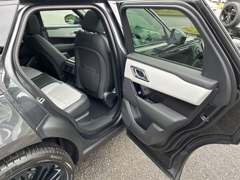 2026 Land Rover Range Rover Velar Dynamic SE - Photo 17