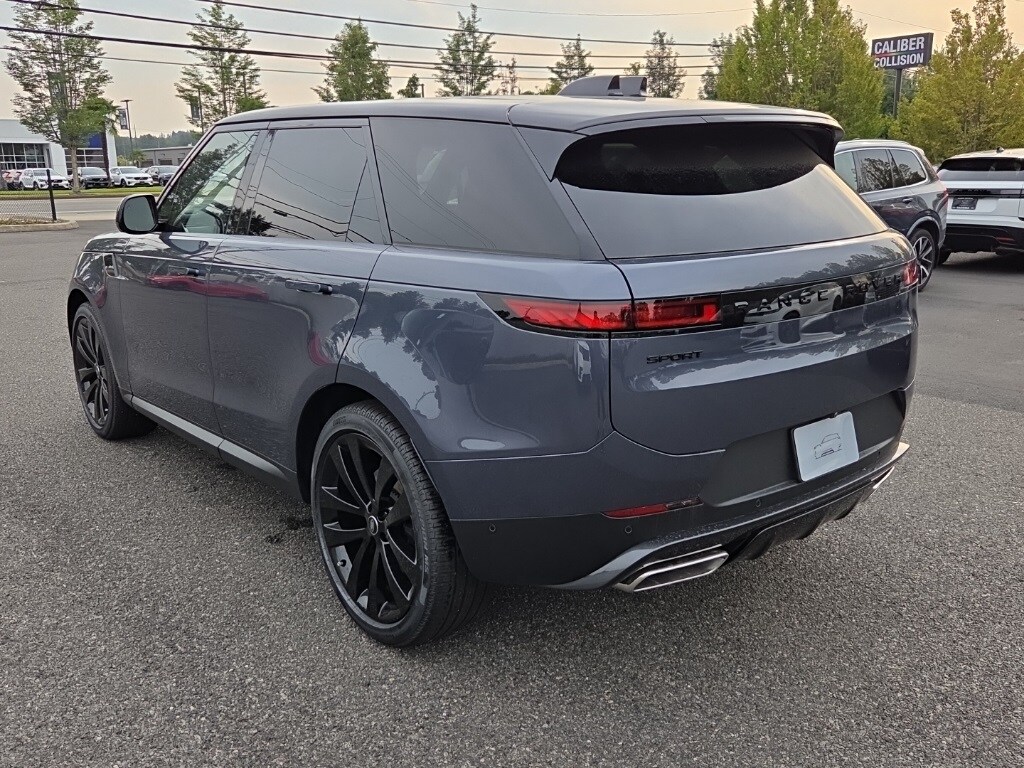 2025 Land Rover Range Rover Sport SE photo 3