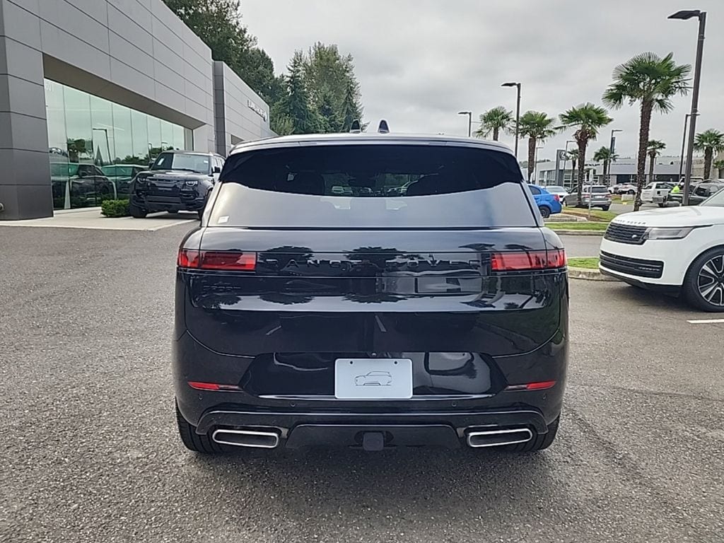 New 2026 Land Rover Range Rover Sport Dynamic SE SUV