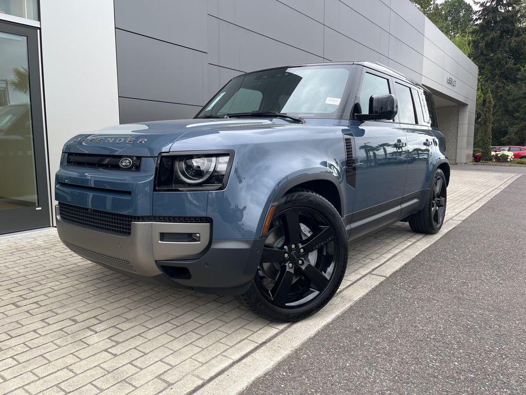 2026 Land Rover Defender 110 S P300's photo