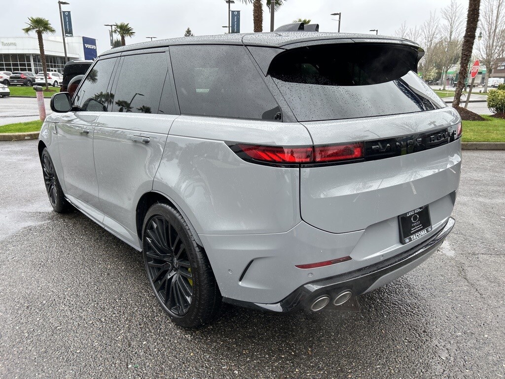 2025 Land Rover Range Rover Sport photo 2