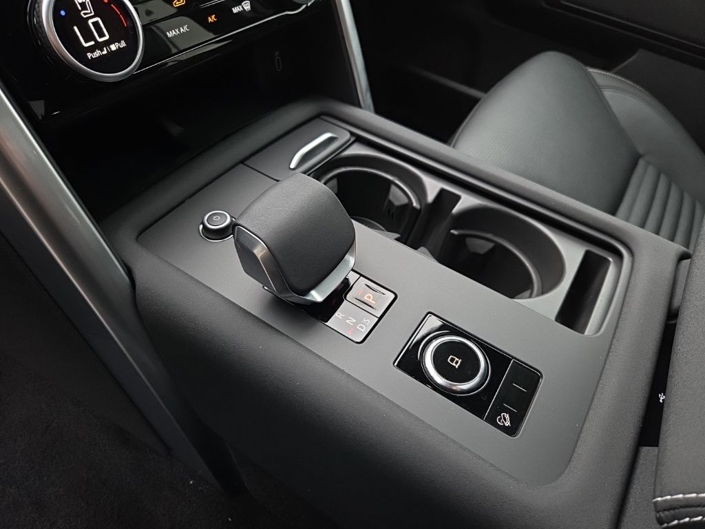 2026 Land Rover Discovery Gemini Edition - Photo 13