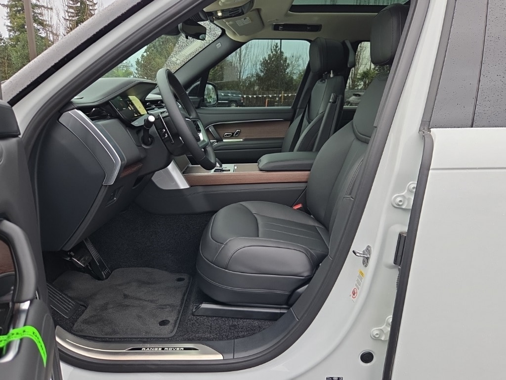 New 2026 Land Rover Range Rover SE SUV