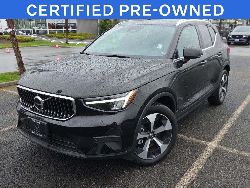 2025 Volvo XC40 B5 Core Bright AWD's photo