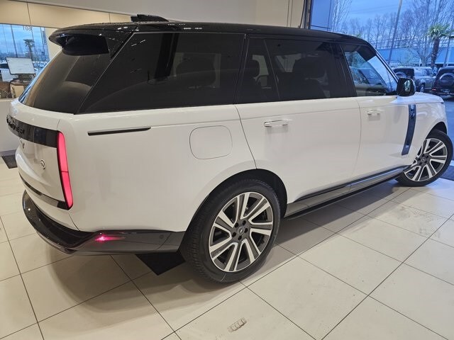 2024 Land Rover Range Rover SV photo 2