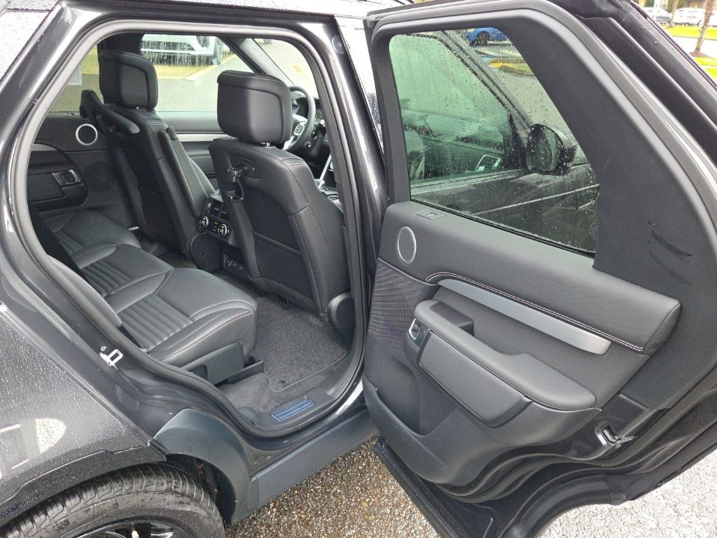 2026 Land Rover Discovery Gemini Edition - Photo 17