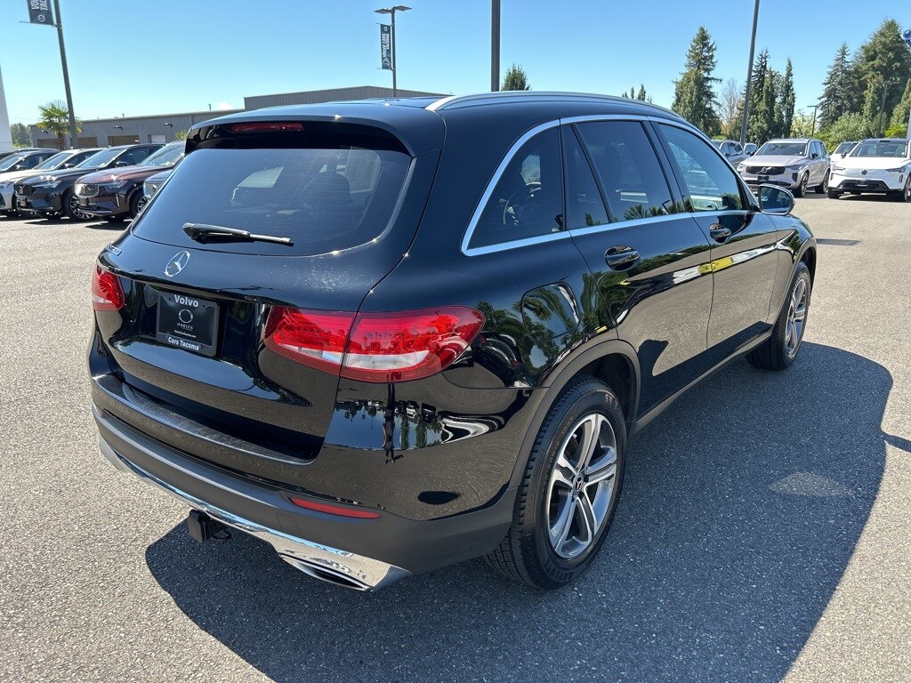 2018 Mercedes Benz GLC 300 photo 2