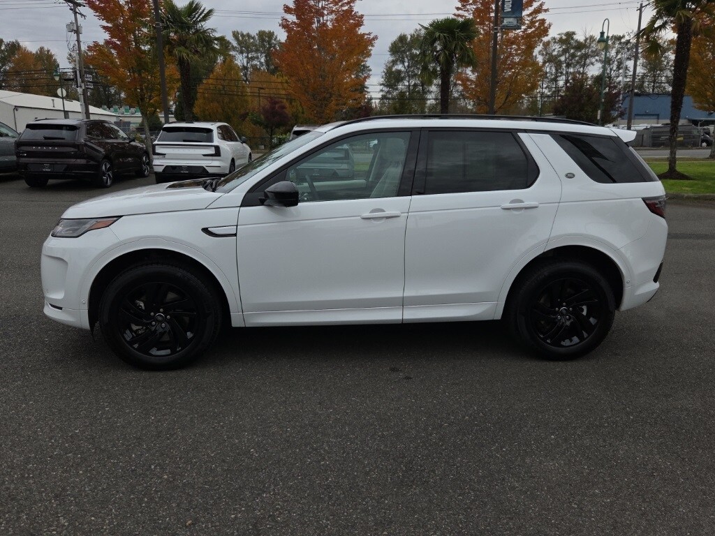 2024 Land Rover Discovery Sport S photo 2