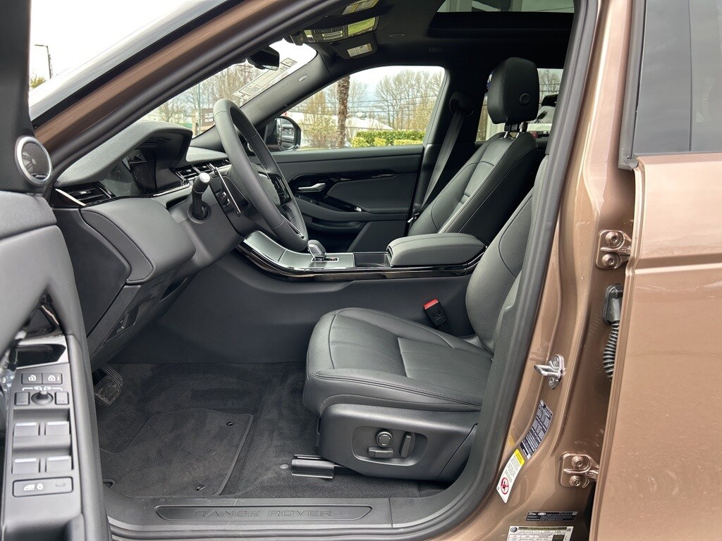 2026 Land Rover Range Rover Evoque S photo 4