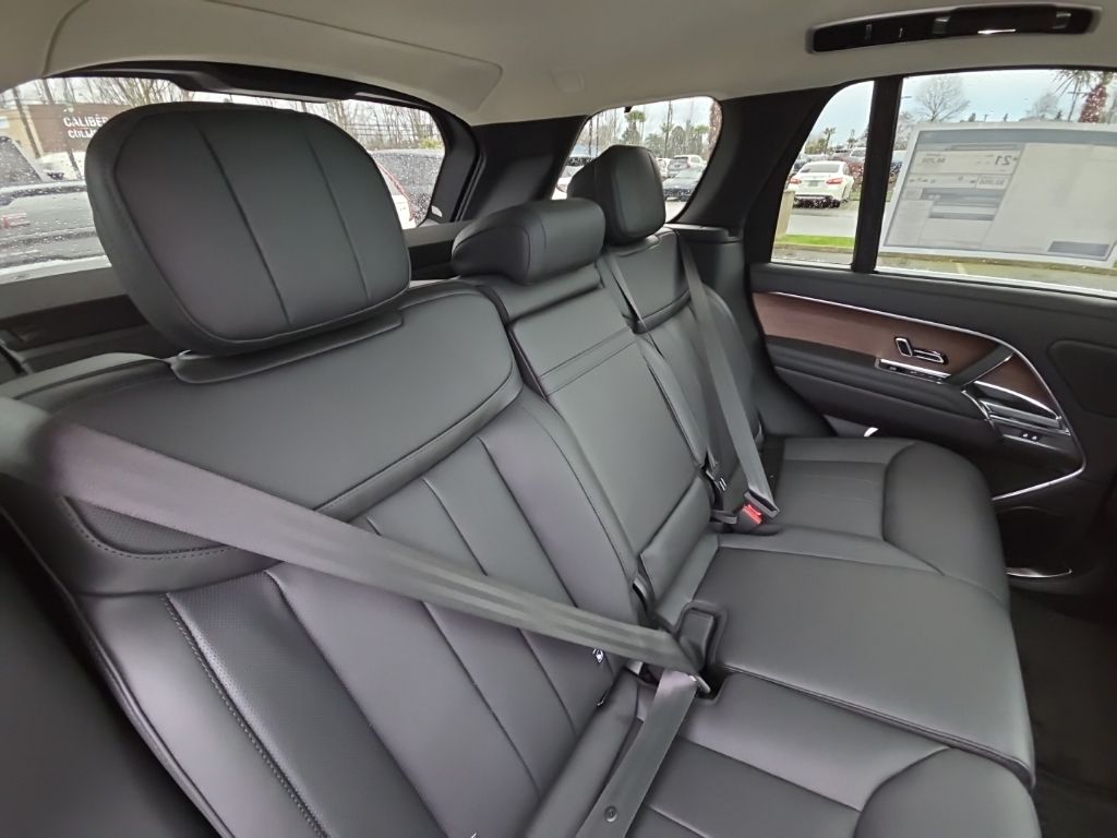 2026 Land Rover Range Rover SE - Photo 18