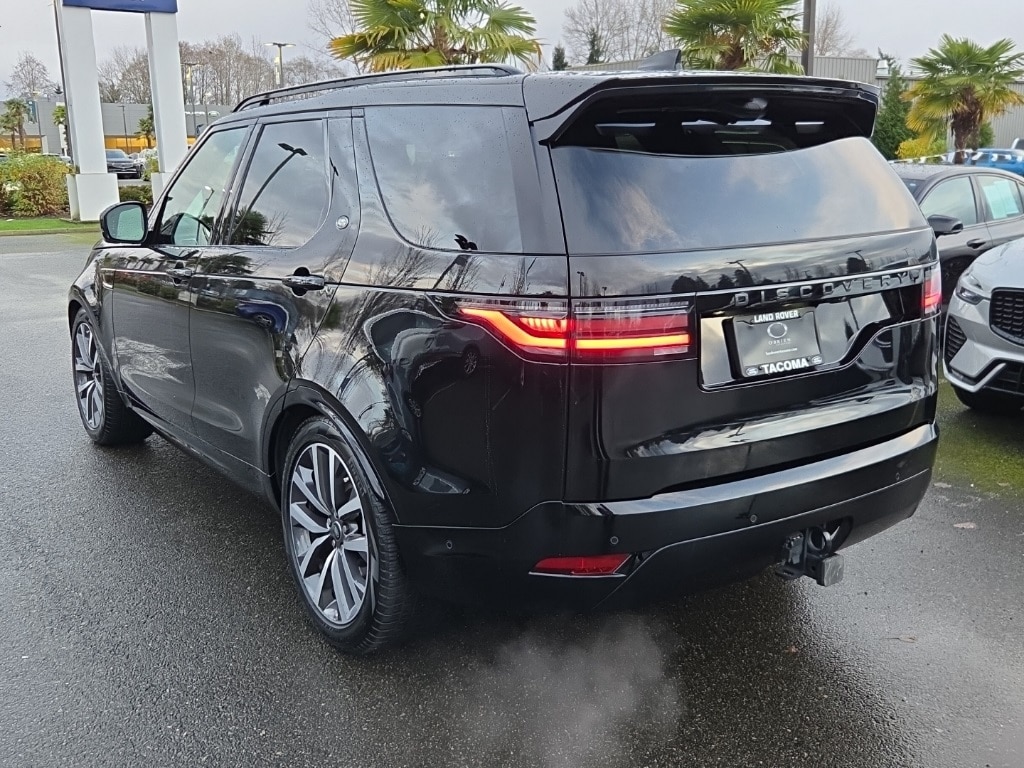 Used 2024 Land Rover Discovery Dynamic SE SUV