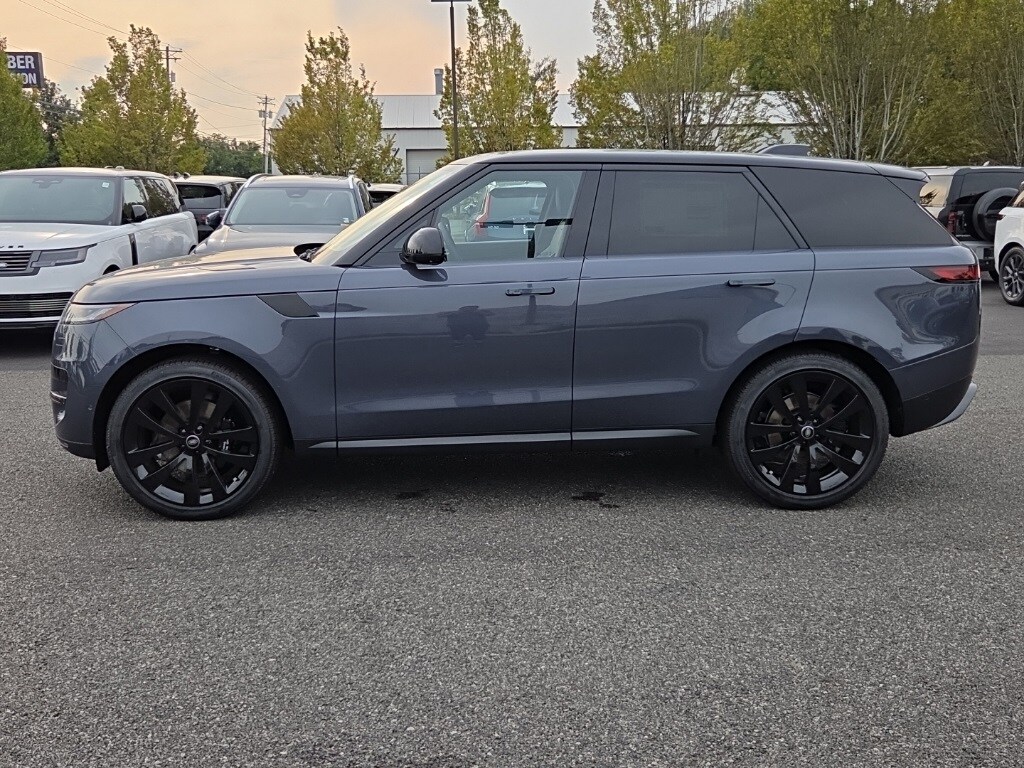 2025 Land Rover Range Rover Sport SE photo 2