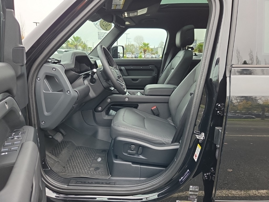 Used 2025 Land Rover Defender 110 X-Dynamic SE SUV