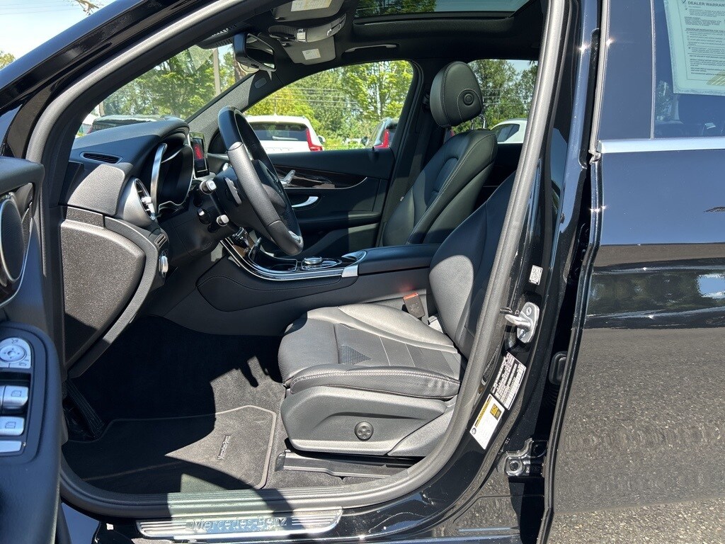 2018 Mercedes Benz GLC 300 photo 4