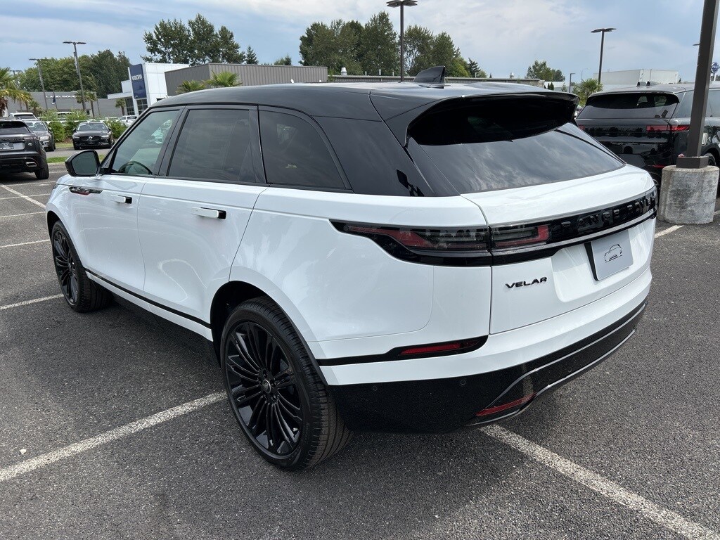 2026 Land Rover Range Rover Velar SE photo 3