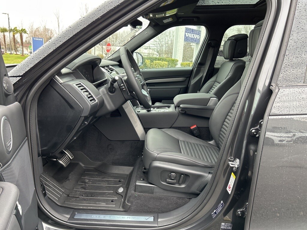 2025 Land Rover Discovery SE photo 4