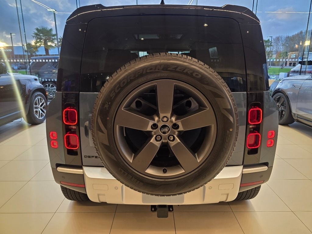 New 2025 Land Rover Defender 110 S 300PS SUV