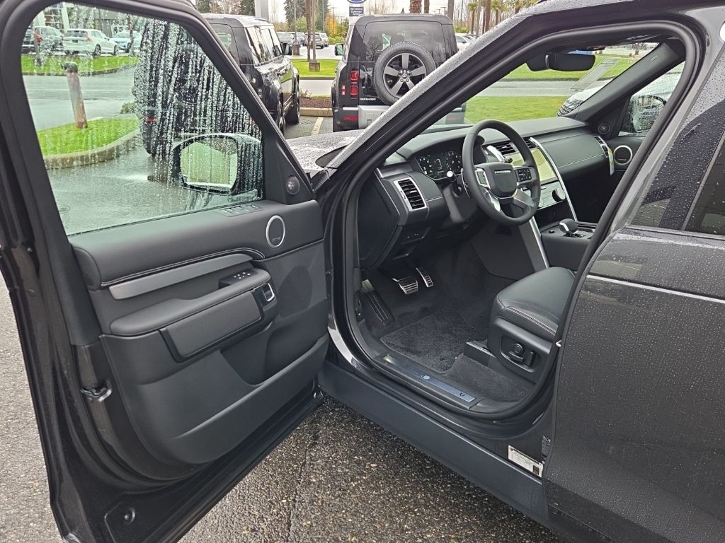 2026 Land Rover Discovery Gemini Edition - Photo 10