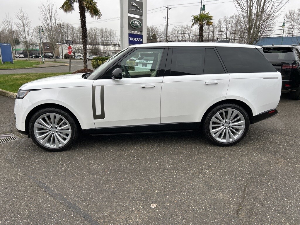 2025 Land Rover Range Rover SE photo 2