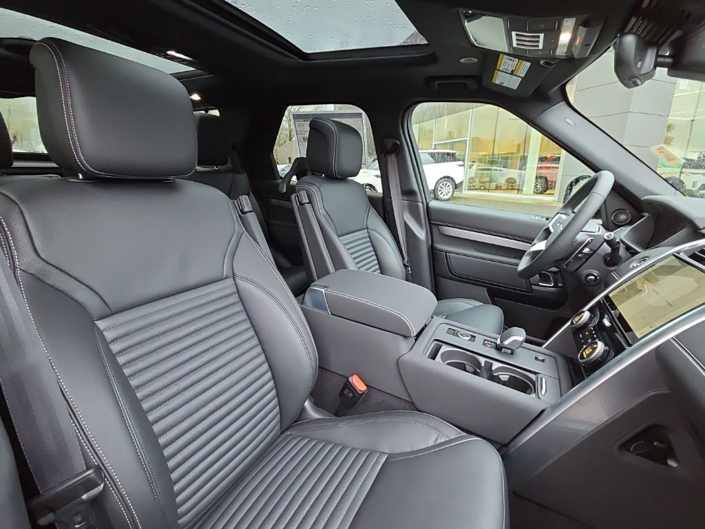 2026 Land Rover Discovery Gemini Edition - Photo 21