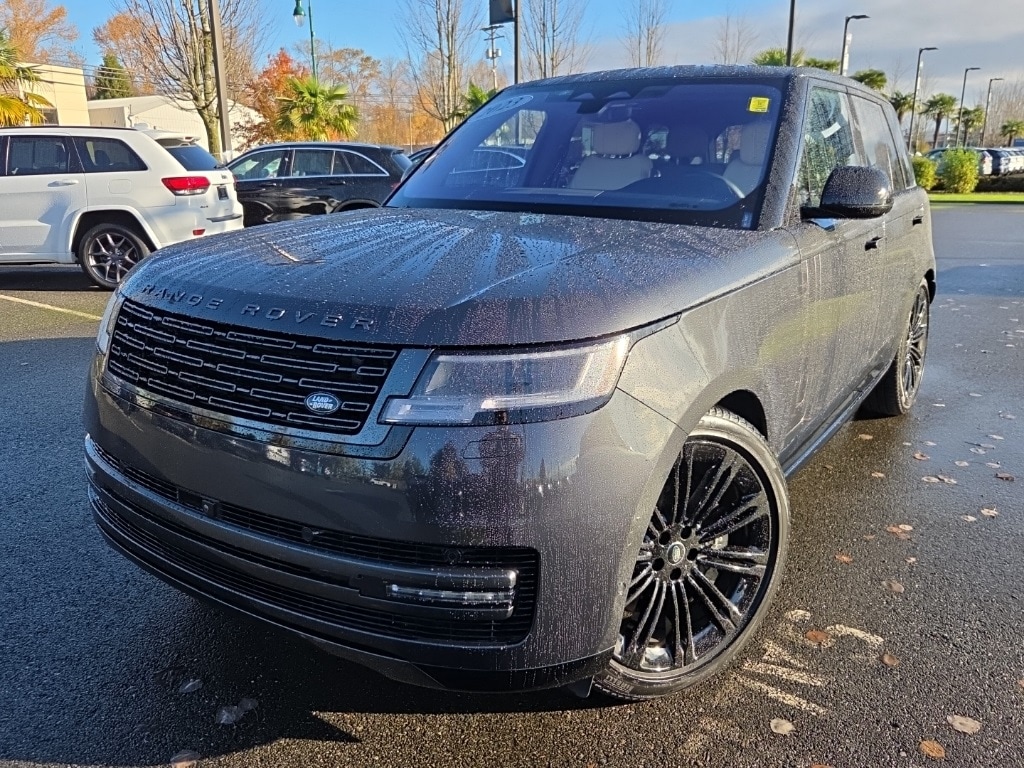 2023 Land Rover Range Rover SE's photo