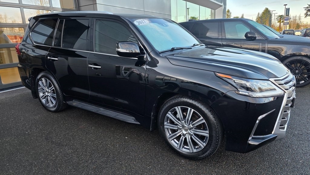 2017 Lexus LX 570's photo
